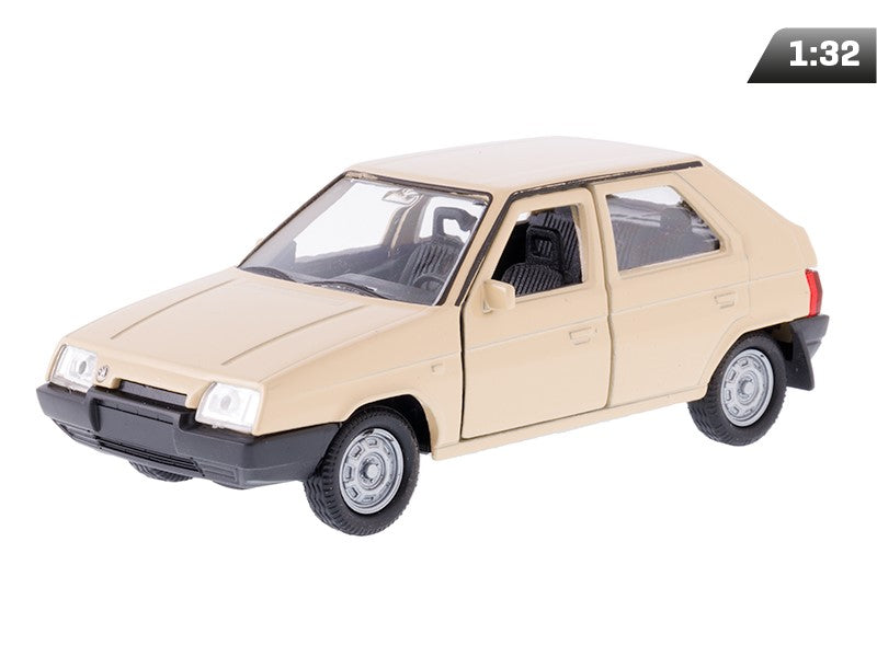 1:34-es modell, ŠKODA FAVORIT, krém (A02856SFK)
