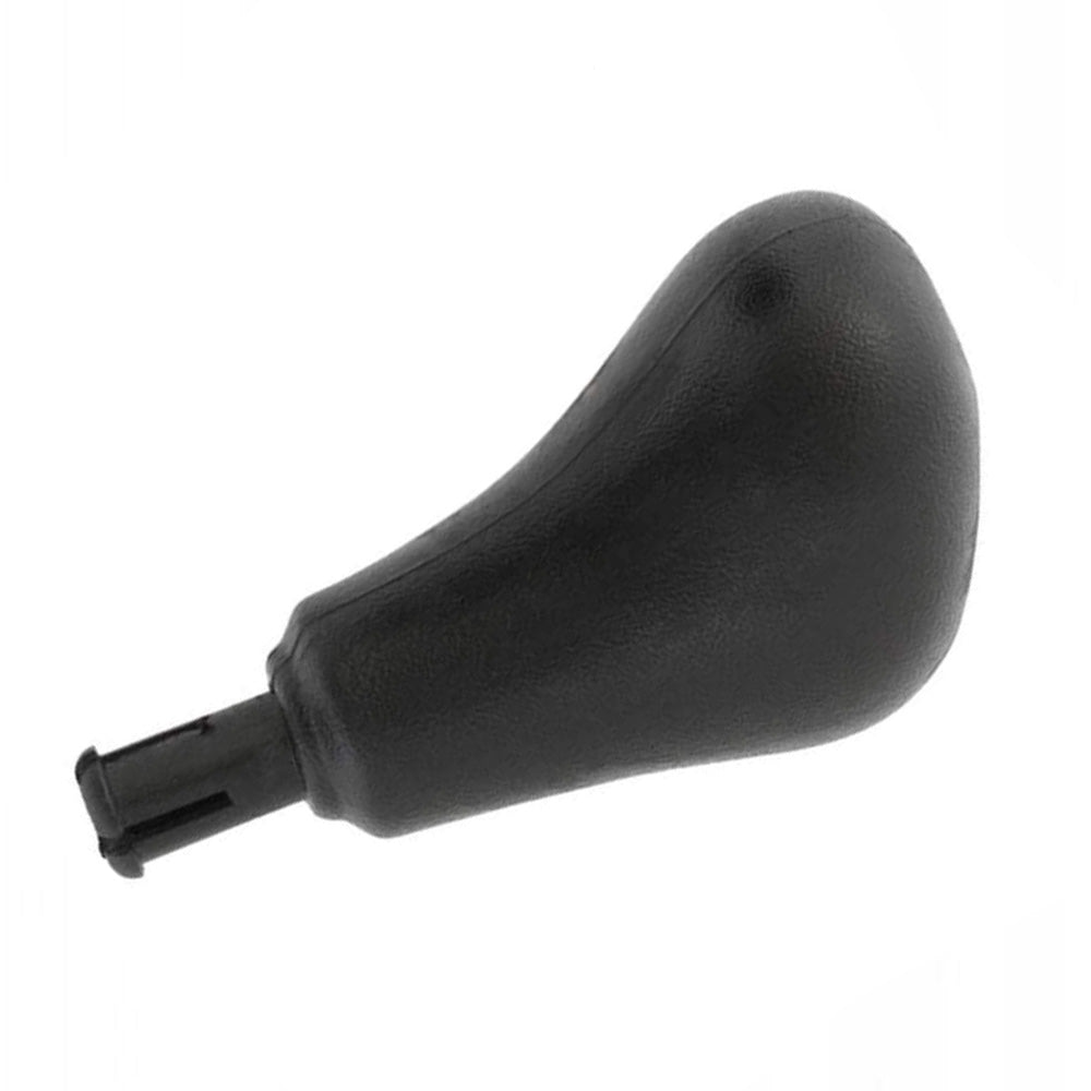 Fekete színű, 5 sebességes Mercedes váltógomb.