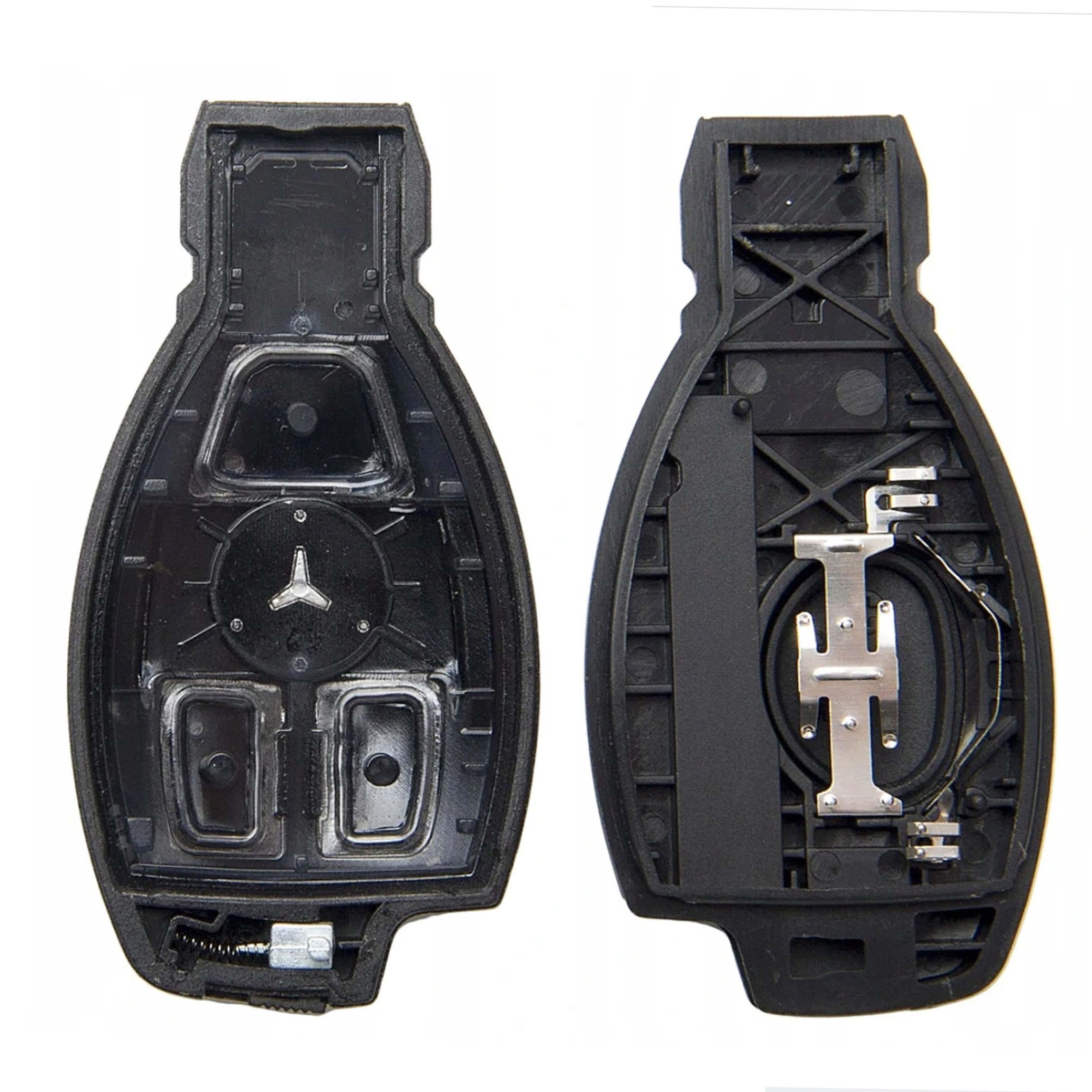 Fekete színű, 3 gombos Mercedes kulcsház szétszedve.