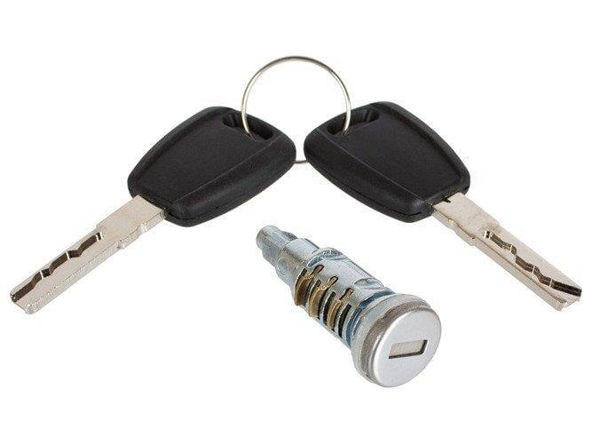 Fiat Idea első ajtó zárbetét, zárhenger jobb vagy bal oldali