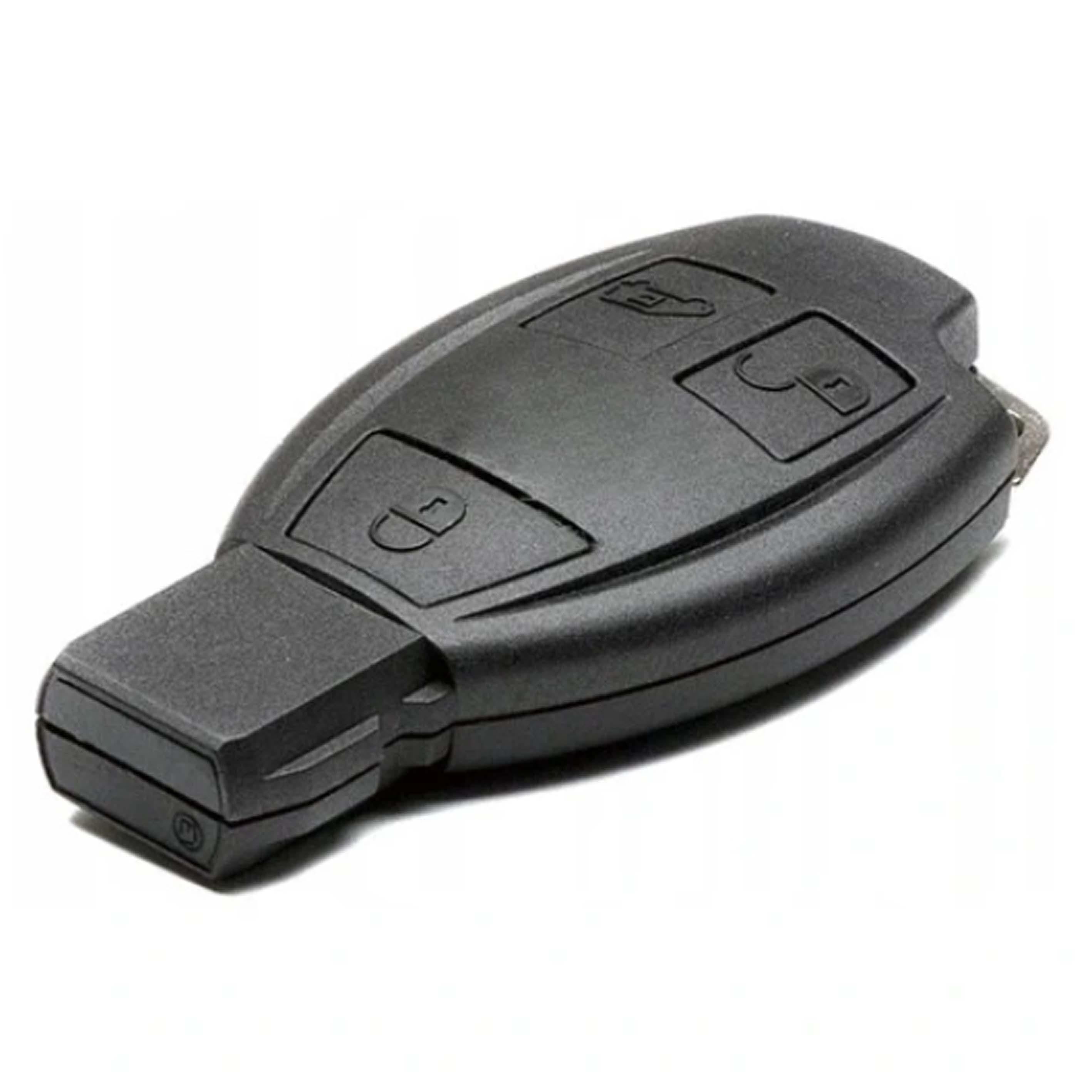 Fekete színű, 3 gombos Mercedes kulcsház.